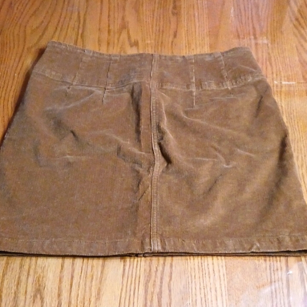 Wild Fable Corduroy Brown Skirt Stretch size 12. Mini 17 X 20 Good condition Zip